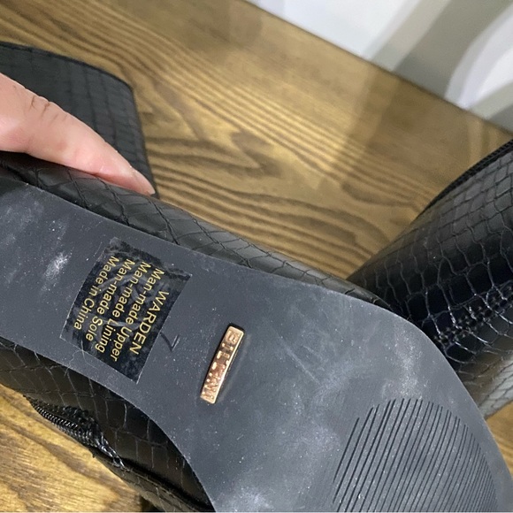 Billini booties in black. Women’s size 7- like new - Picture 6 of 11